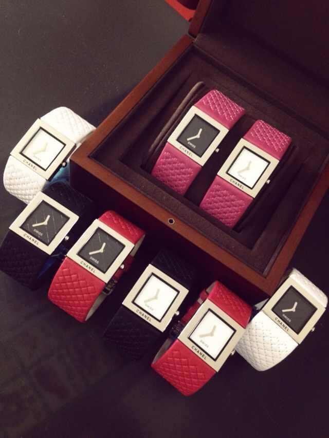  Chanel  PREMIERE系列 最新款  watchcase 镶钻 瑞士石英 女士 Watches  / XNR013 