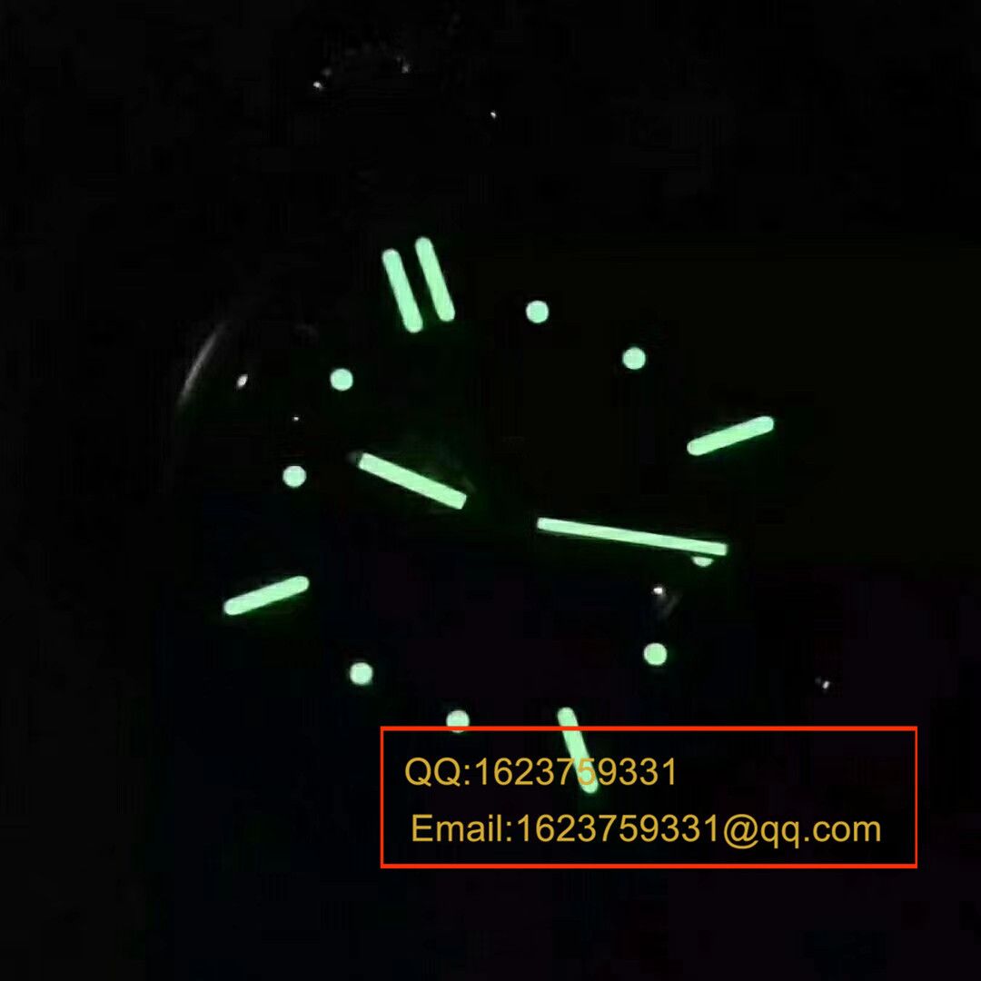  Panerai  Panerai “办公室毒物” TABLE CLOCK PAM00581  / PA092