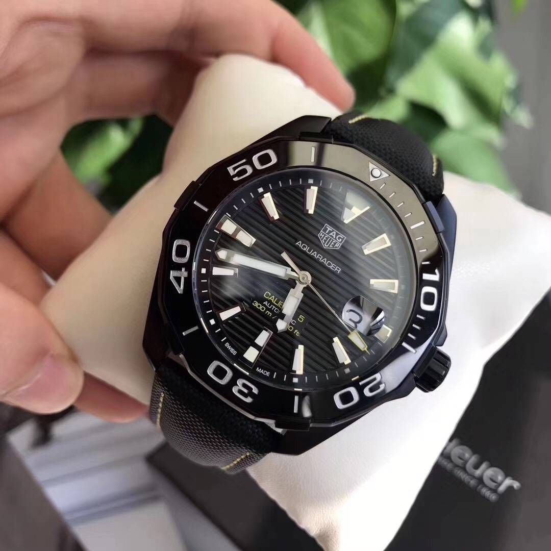 【原单正品】 TAG Heuer 竞潜系列WAY218A.FC6362 wrist watches  / TG055