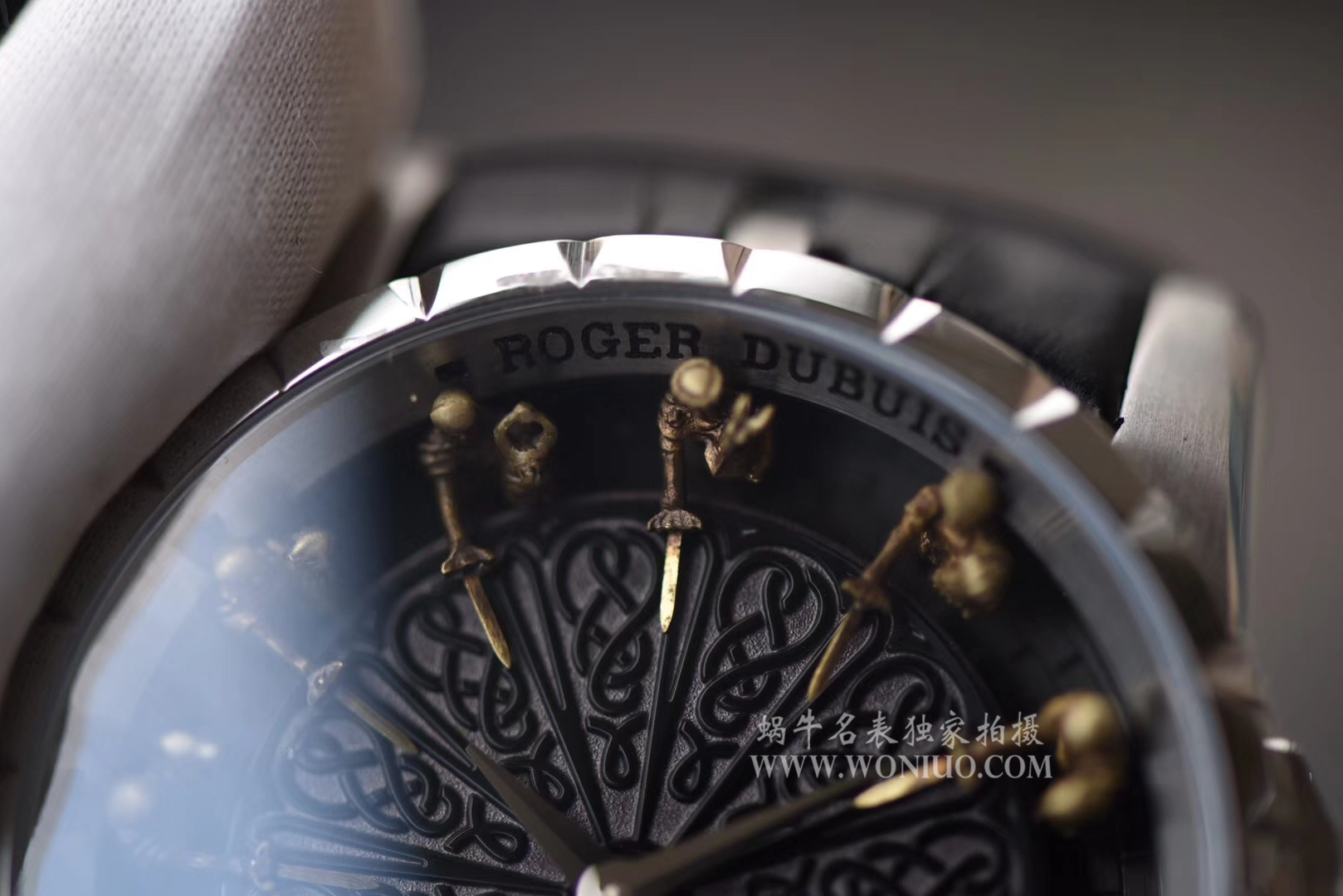 【独家 Video analysis ZZ Perfect  Replica Watches 】罗杰杜彼EXCALIBUR（王者系列）系列12圆桌骑士RDDBEX0495 wrist watches  / LJ005