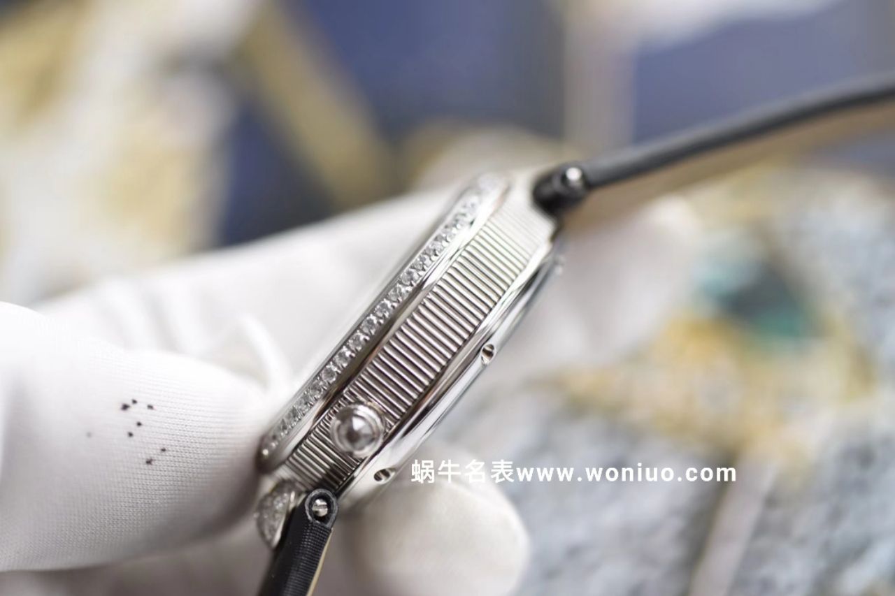  Breguet 那不勒斯皇后精品 中等尺寸 大部分女生适用蓝宝石镜面，贝母表面女表 / BZ051