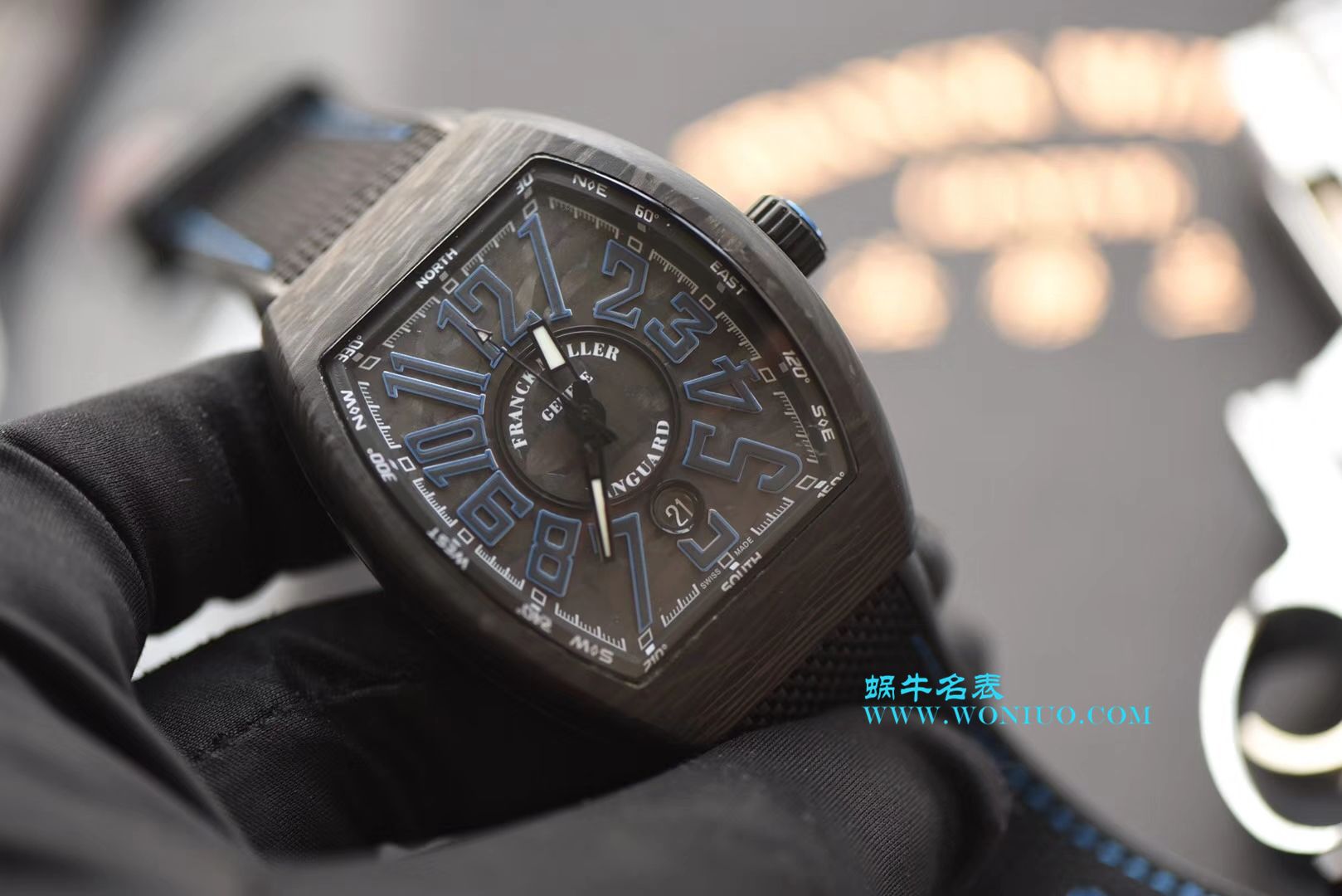 法穆兰FRANCK MULLER Replica Copy 再创新作V45在夜幕低垂之时，Vanguard Carbon  fibre 展现充满未来感的外型，令人耳目一新 / FL026