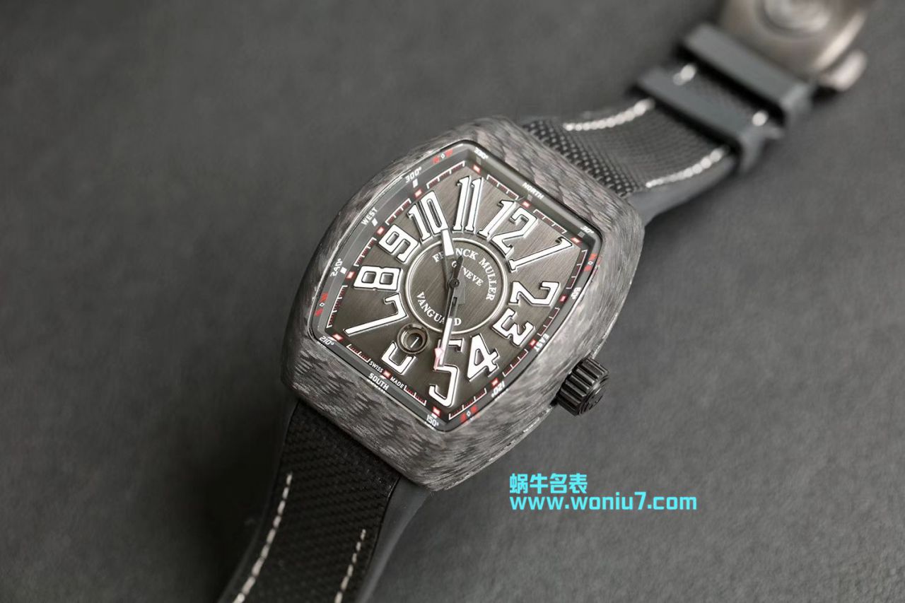 法穆兰FRANCK MULLER Replica Copy 再创新作V45在夜幕低垂之时，Vanguard Carbon  fibre 展现充满未来感的外型，令人耳目一新 / FL026