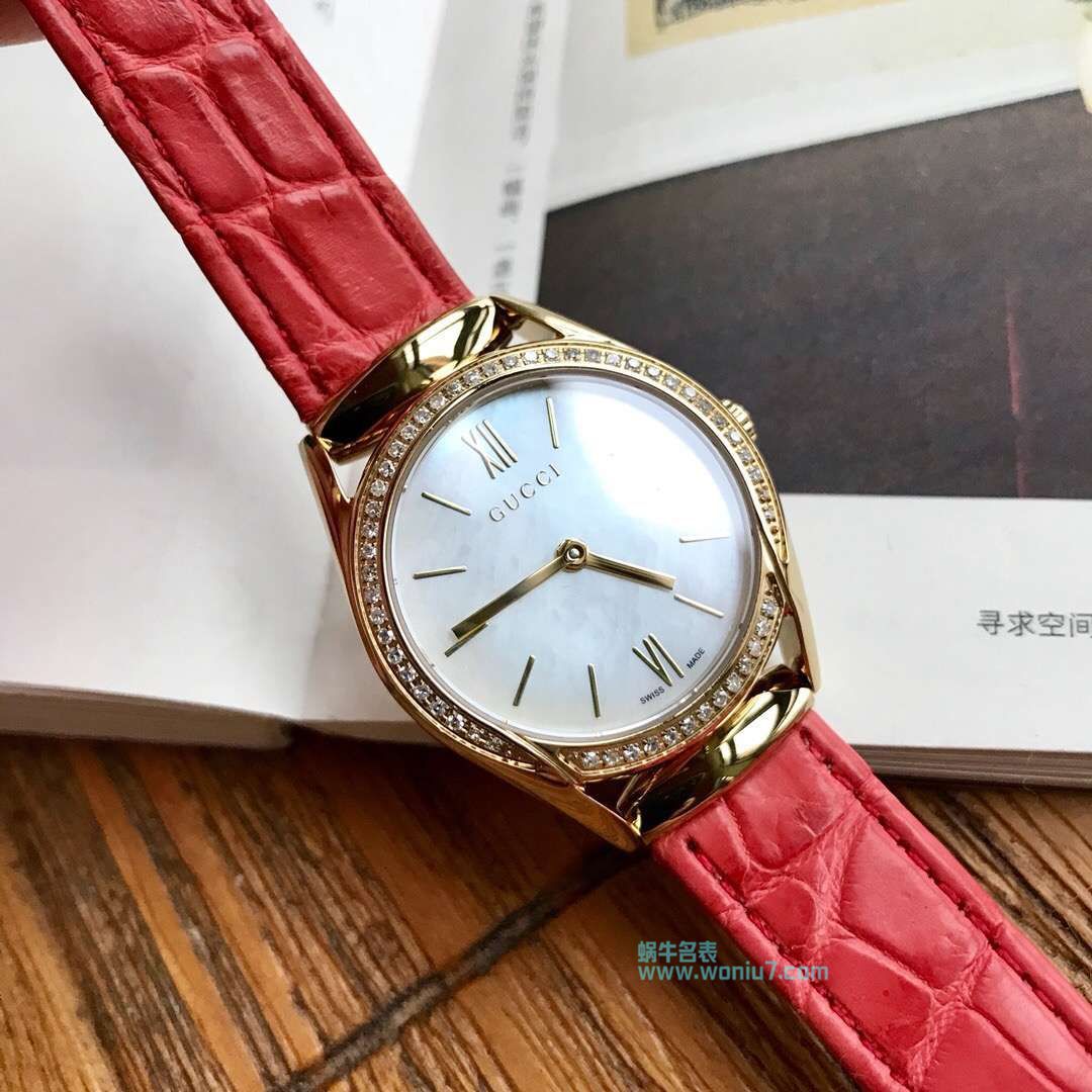  TOP 原单女装硬货！下手要快！Gucci新款真钻石英女表，表盘镶嵌52颗Vs1.1真钻、珍珠贝母面 / GUCCI KK11