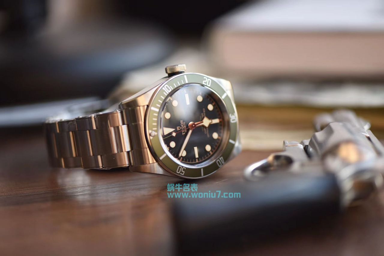 【ZF小绿花特别版】 Tudor 启承系列 Replica Copy Black Bay潜水表 wrist watches  / DT032