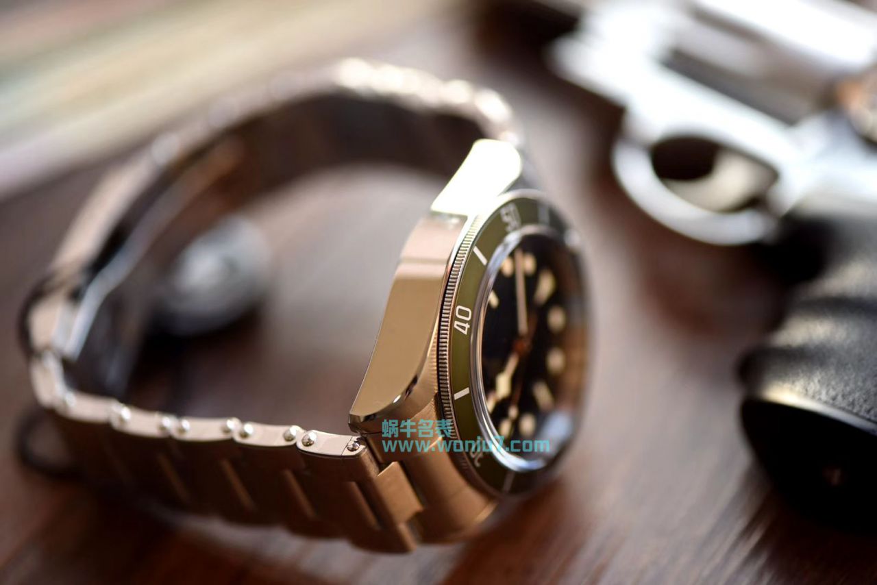 【ZF小绿花特别版】 Tudor 启承系列 Replica Copy Black Bay潜水表 wrist watches  / DT032
