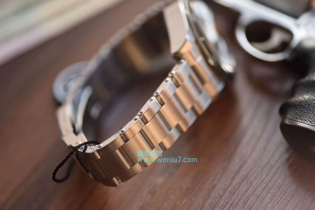 【ZF小绿花特别版】 Tudor 启承系列 Replica Copy Black Bay潜水表 wrist watches  / DT032
