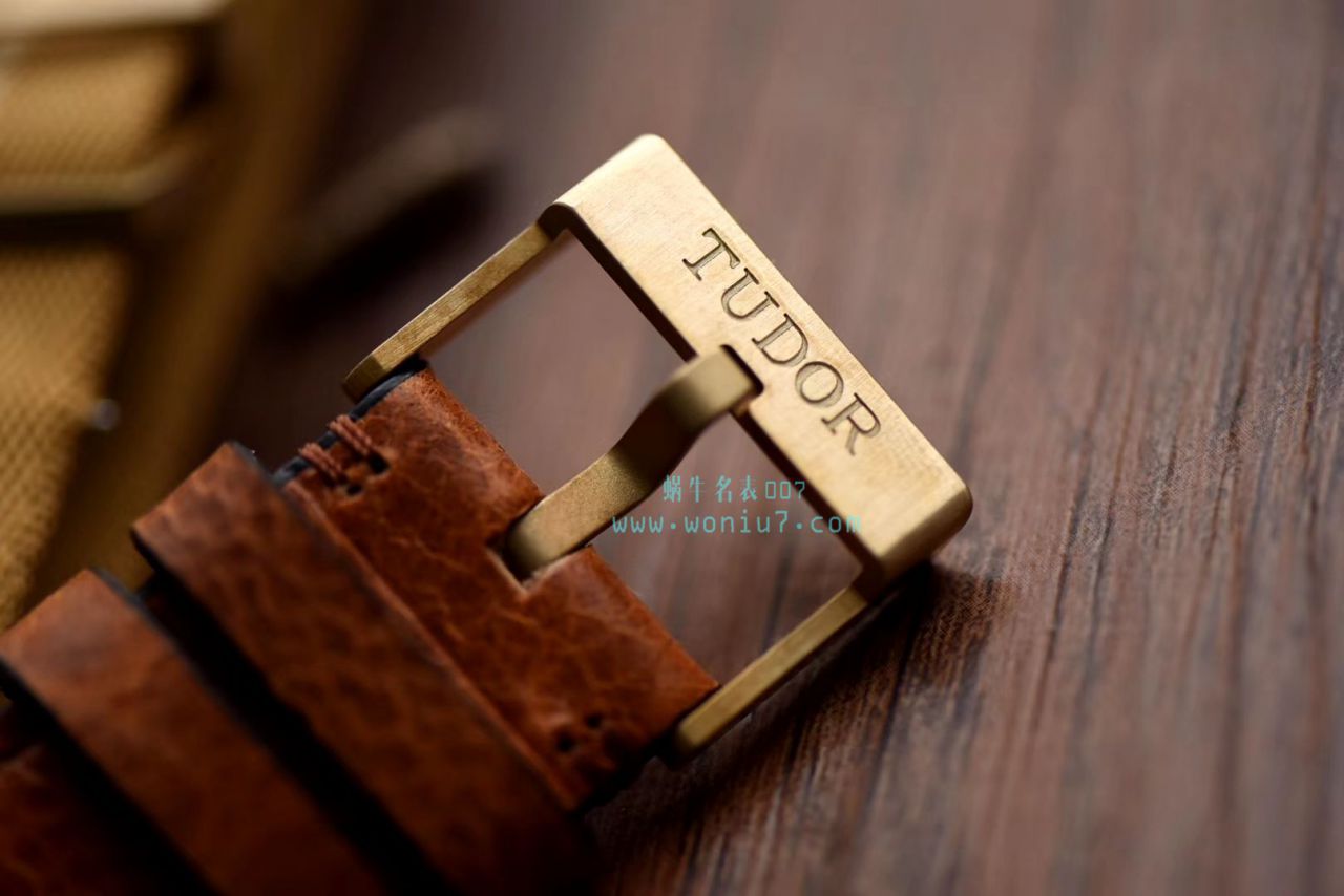 【独家视频测评KW1:1 High quality  Replica Watches 】 Tudor 启承系列M79250BM-0001 小铜花V2版本 / DTBA018A