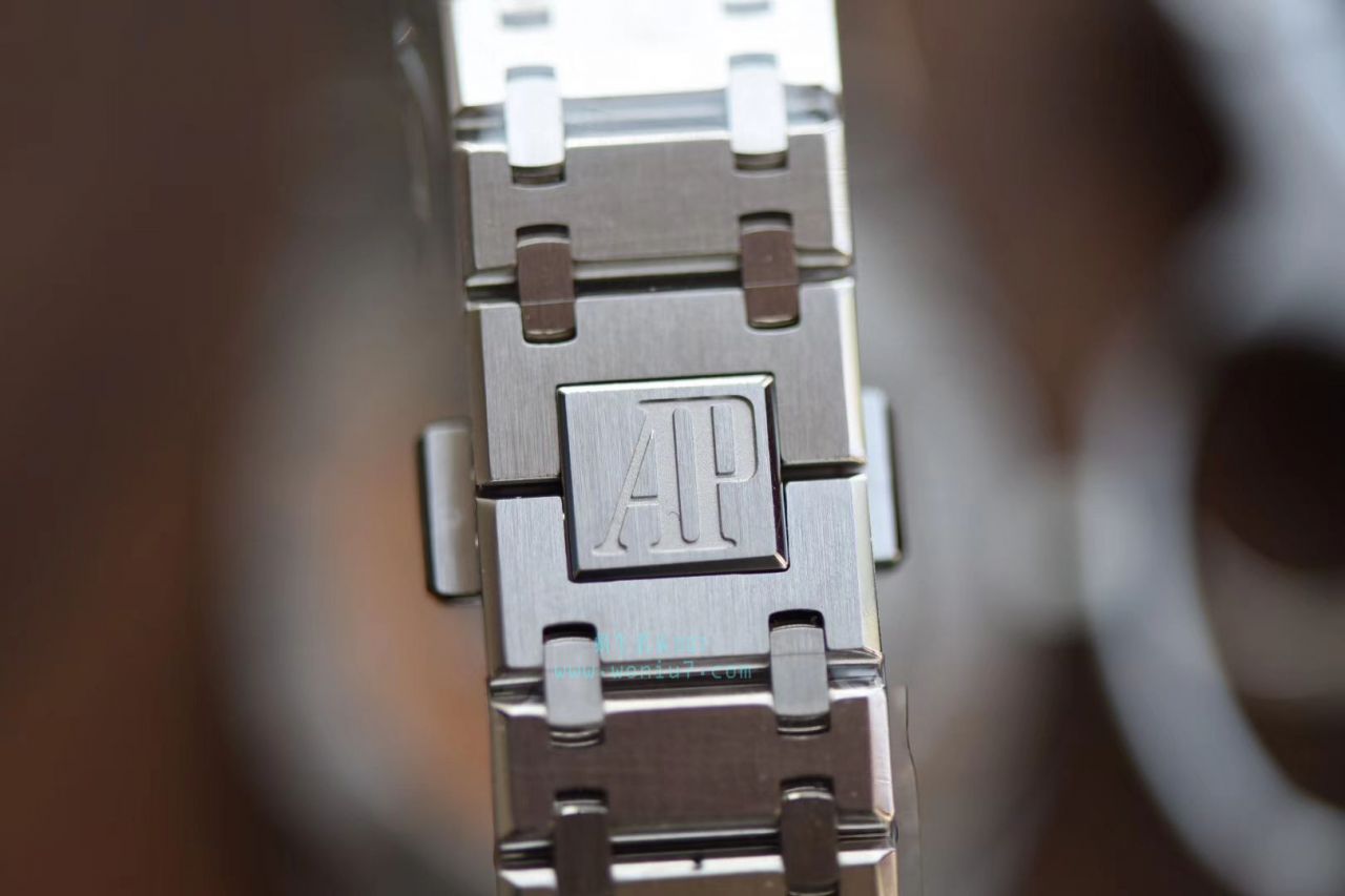 【JF Perfect  High quality  Replica Watches 】Audemars Piguet 皇家橡树系列15202ST.OO.0944ST.03 wrist watches  / AP152