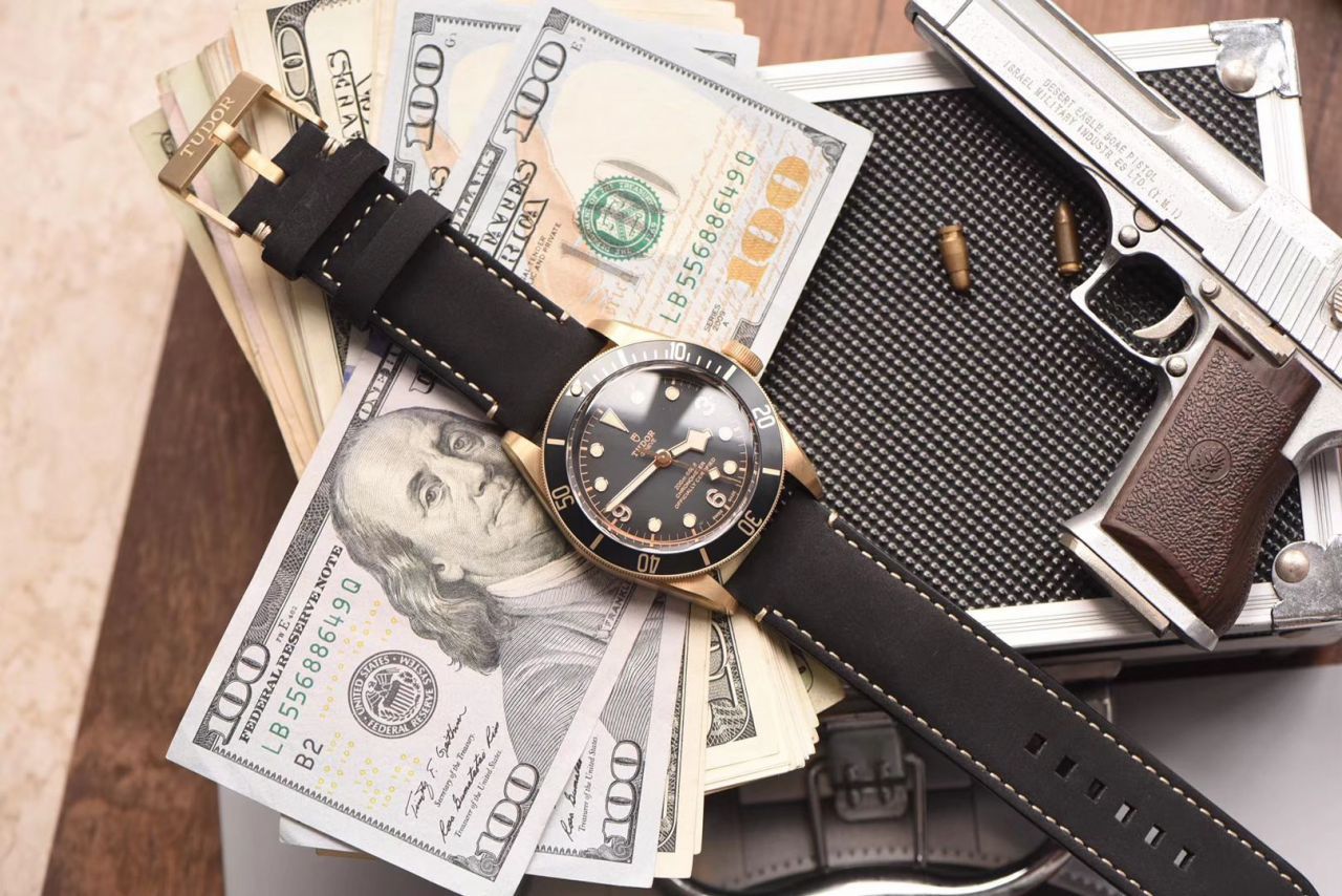 【 Video analysis 什么是 Replica Watches 价格】XF 新品首发贝克汉姆同款最新帝驼碧湾青铜型－小铜盾M79250BA-0001 wrist watches  / FK03