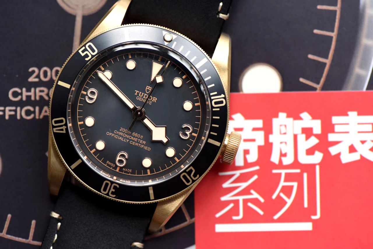 【 Video analysis 什么是 Replica Watches 价格】XF 新品首发贝克汉姆同款最新帝驼碧湾青铜型－小铜盾M79250BA-0001 wrist watches  / FK03