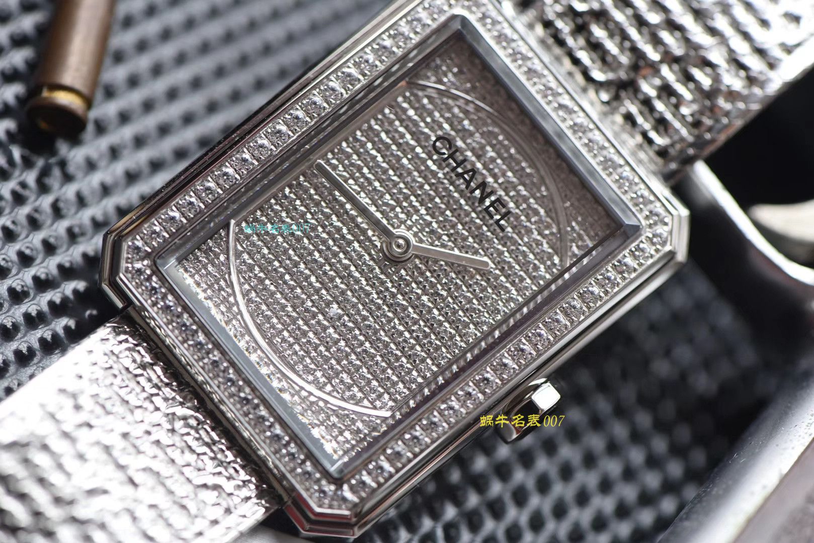 【 Replica Watches 哪家好】香奈儿BOY · FRIEND系列BOY∙FRIEND TWEED女士 wrist watches TWEED斜纹软呢钢带多色可选 / X51