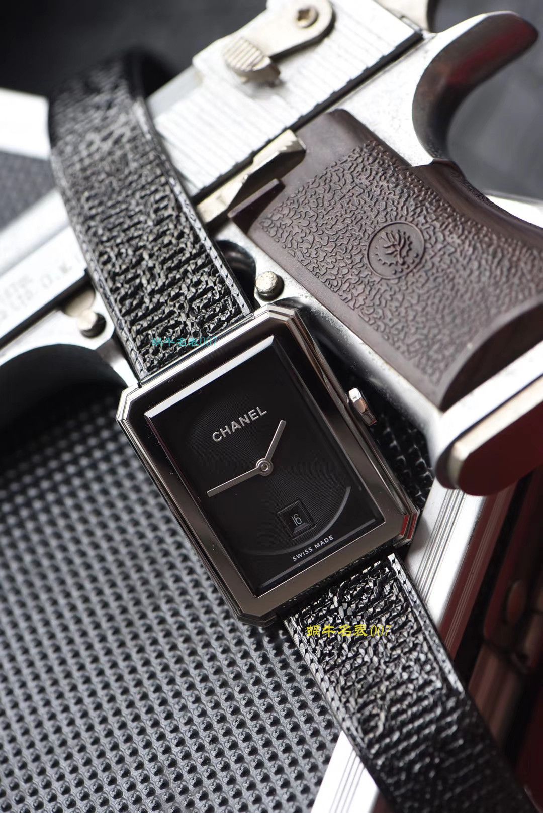 【 Replica Watches 哪家好】香奈儿BOY · FRIEND系列BOY∙FRIEND TWEED女士 wrist watches TWEED斜纹软呢钢带多色可选 / X51