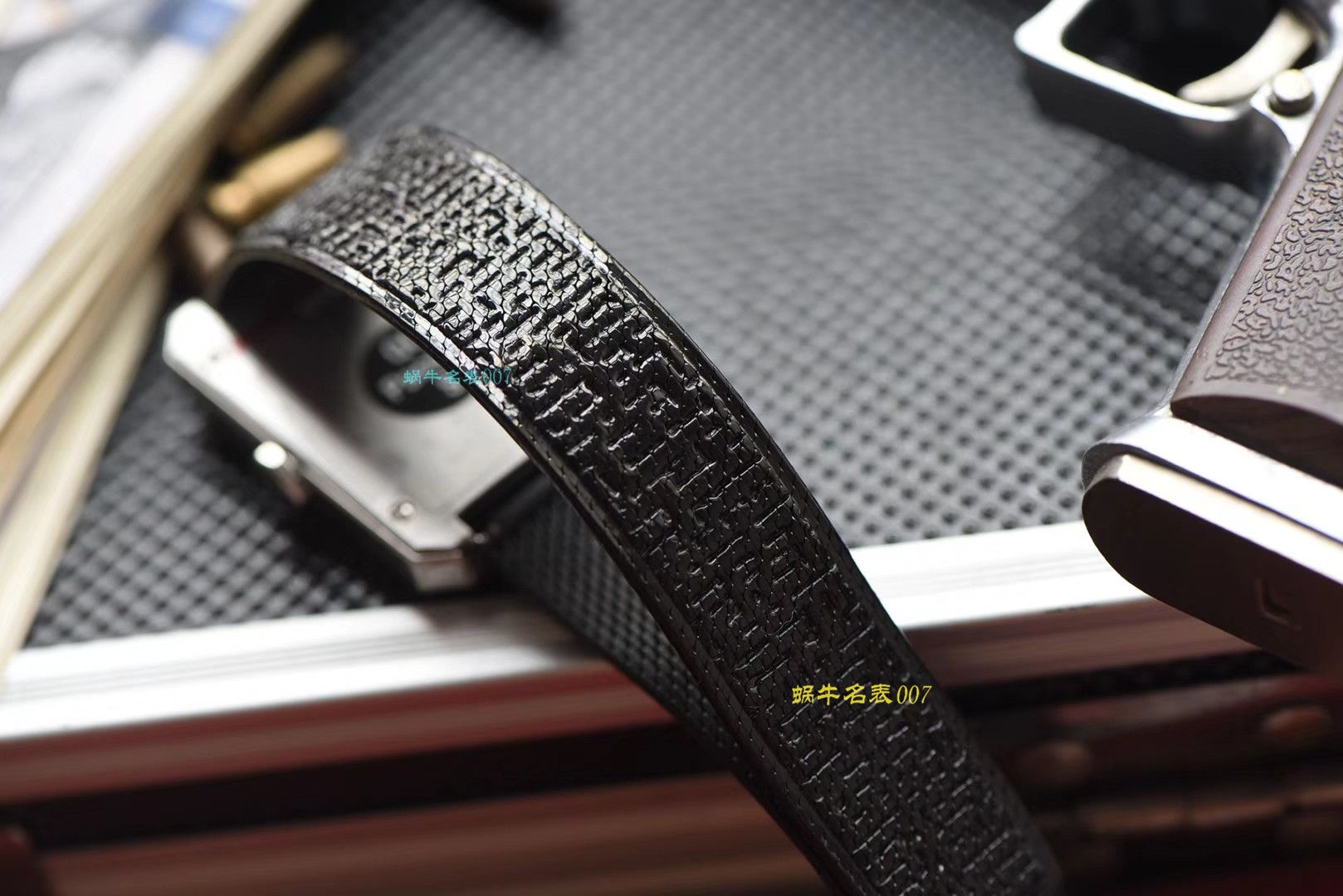【 Replica Watches 哪家好】香奈儿BOY · FRIEND系列BOY∙FRIEND TWEED女士 wrist watches TWEED斜纹软呢钢带多色可选 / X51