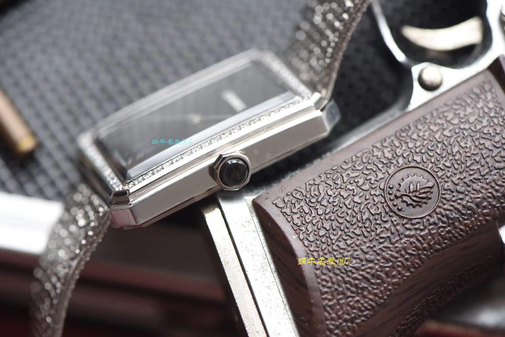 【 Replica Watches 哪家好】香奈儿BOY · FRIEND系列BOY∙FRIEND TWEED女士 wrist watches TWEED斜纹软呢钢带多色可选 / X51