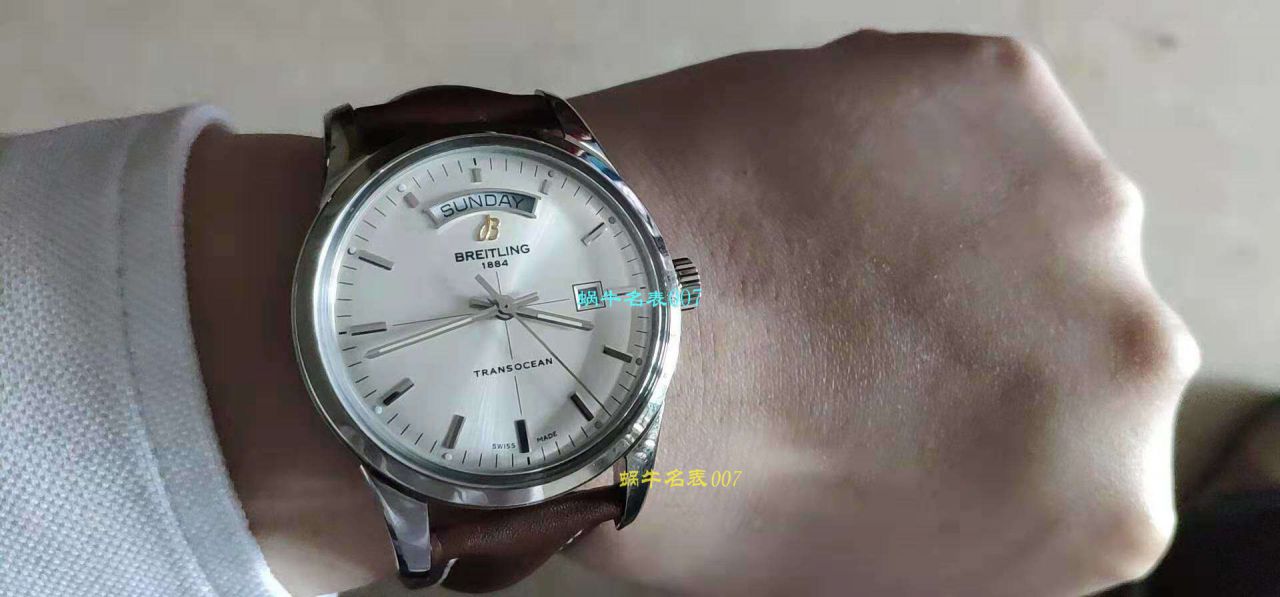【 Video analysis  Replica 表和正品表的区别】V7出品 Breitling 越洋系列 Day-Date 款超级副本 / BL100