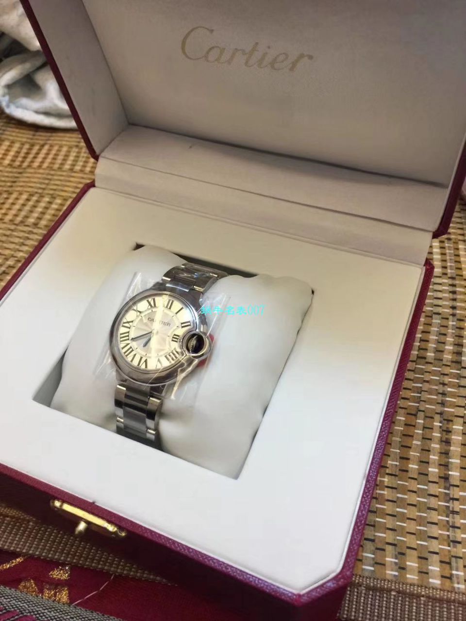 【独家视频测评V6 Factory  Perfect  Knockoff  Watches 】 Cartier  蓝气球系列W6920084女士33毫米石英 wrist watches  / KAC080