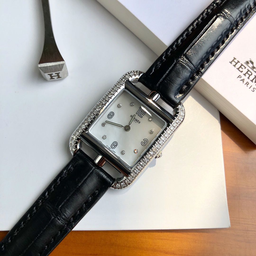 【 TOP  copy customized 真钻女表】爱马仕CAPE COD系列W044221WW00 wrist watches  / HermA03
