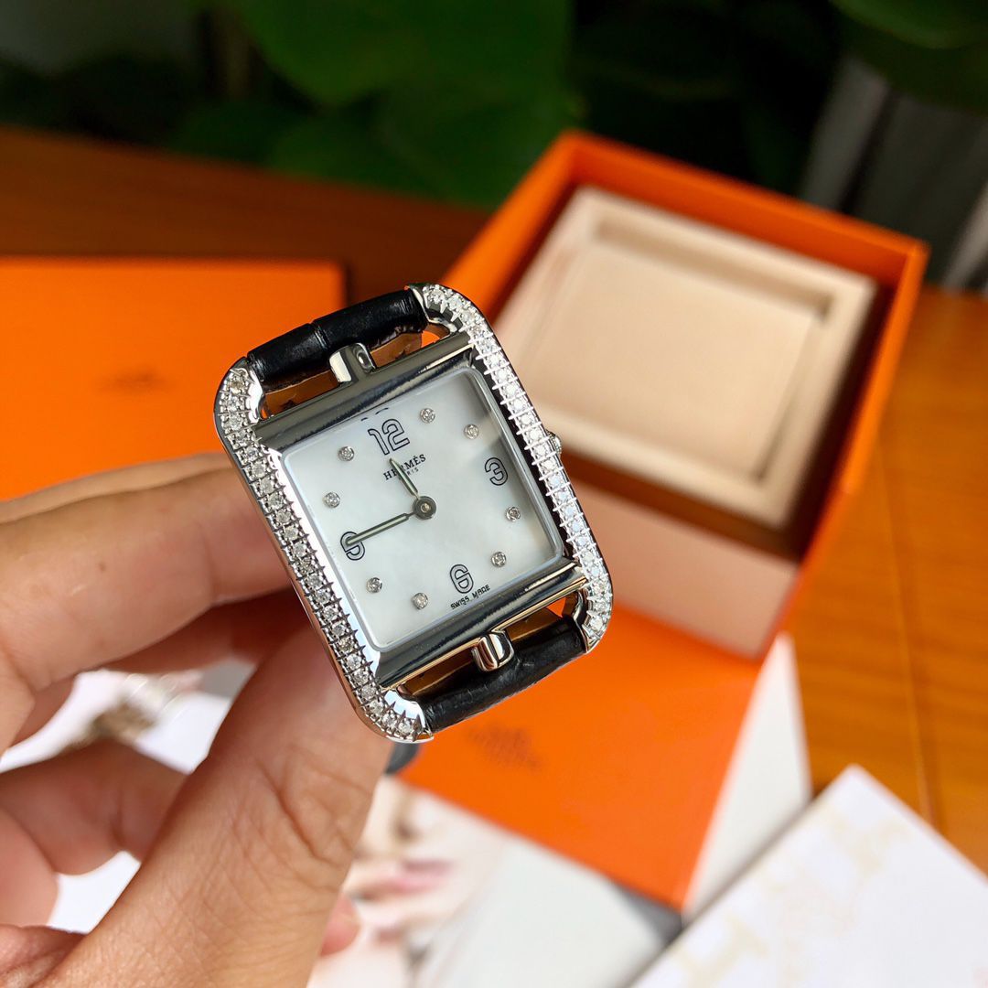 【 TOP  copy customized 真钻女表】爱马仕CAPE COD系列W044221WW00 wrist watches  / HermA03