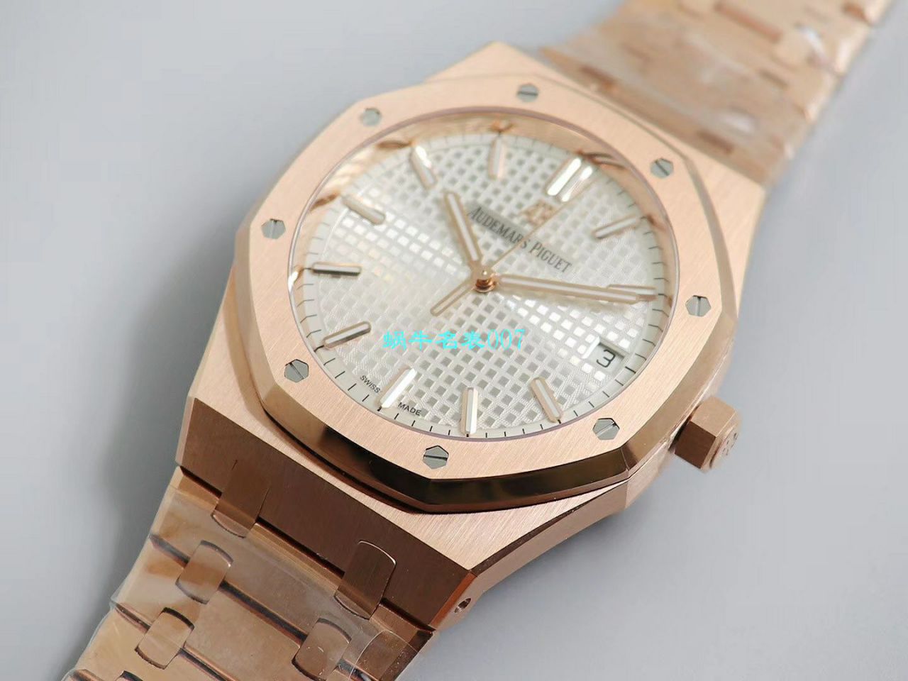 【OM Factory Audemars Piguet Replica Copy 表】Audemars Piguet 皇家橡树系列15500OR.OO.1220OR.01，15500OR.OO.D002CR.01 wrist watches  / AP181