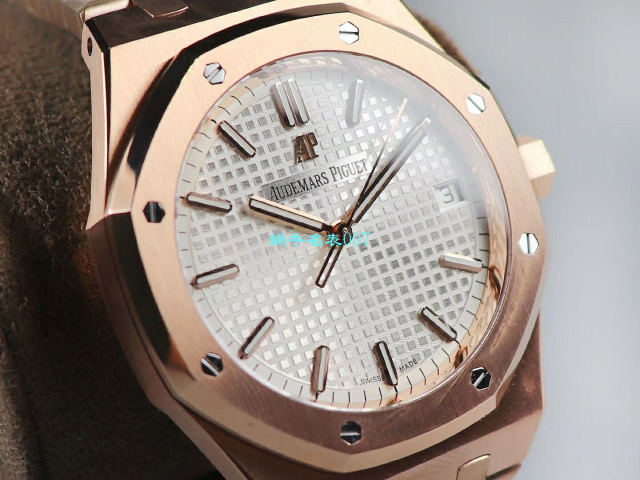 【OM Factory Audemars Piguet Replica Copy 表】Audemars Piguet 皇家橡树系列15500OR.OO.1220OR.01，15500OR.OO.D002CR.01 wrist watches  / AP181