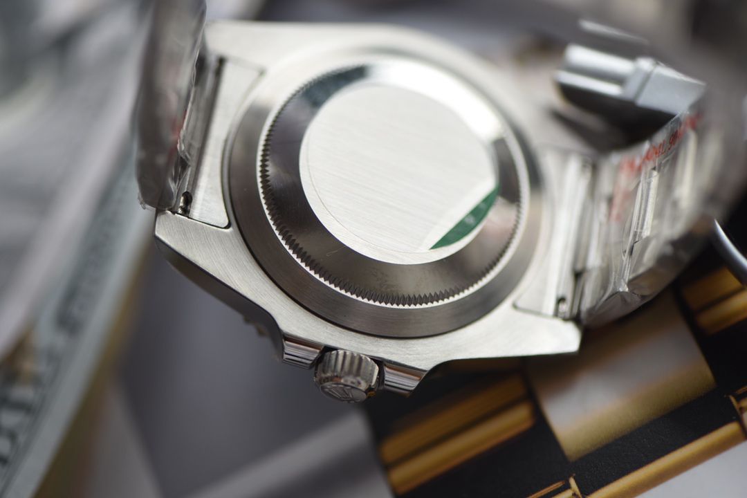 【 Video analysis 最完‎美 Replica Copy ​Rolex Submariner ‎SUBN Factory V10升​级版】 Rolex  Submariner 型系列116610LV-97200绿盘 wrist watches  / R392