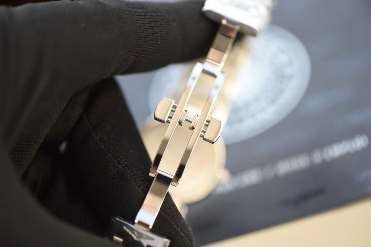 【渠道原单女表】 Longines 优雅 PRIMALUNA心月系列L8.110.4.71.6 wrist watches  / L122