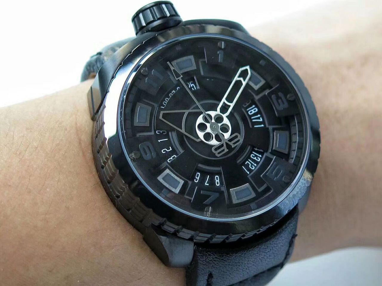 BB FACTORY 巧思之作【一表两用 奇思妙构】BBF出品BOMBERG BOLD系列 wrist watches 劲酷登场， / BB002