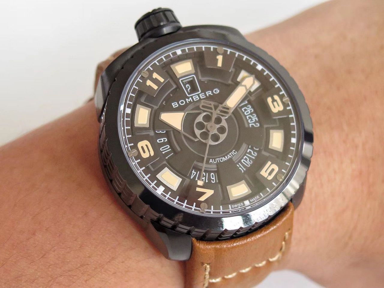 BB FACTORY 巧思之作【一表两用 奇思妙构】BBF出品BOMBERG BOLD系列 wrist watches 劲酷登场， / BB002