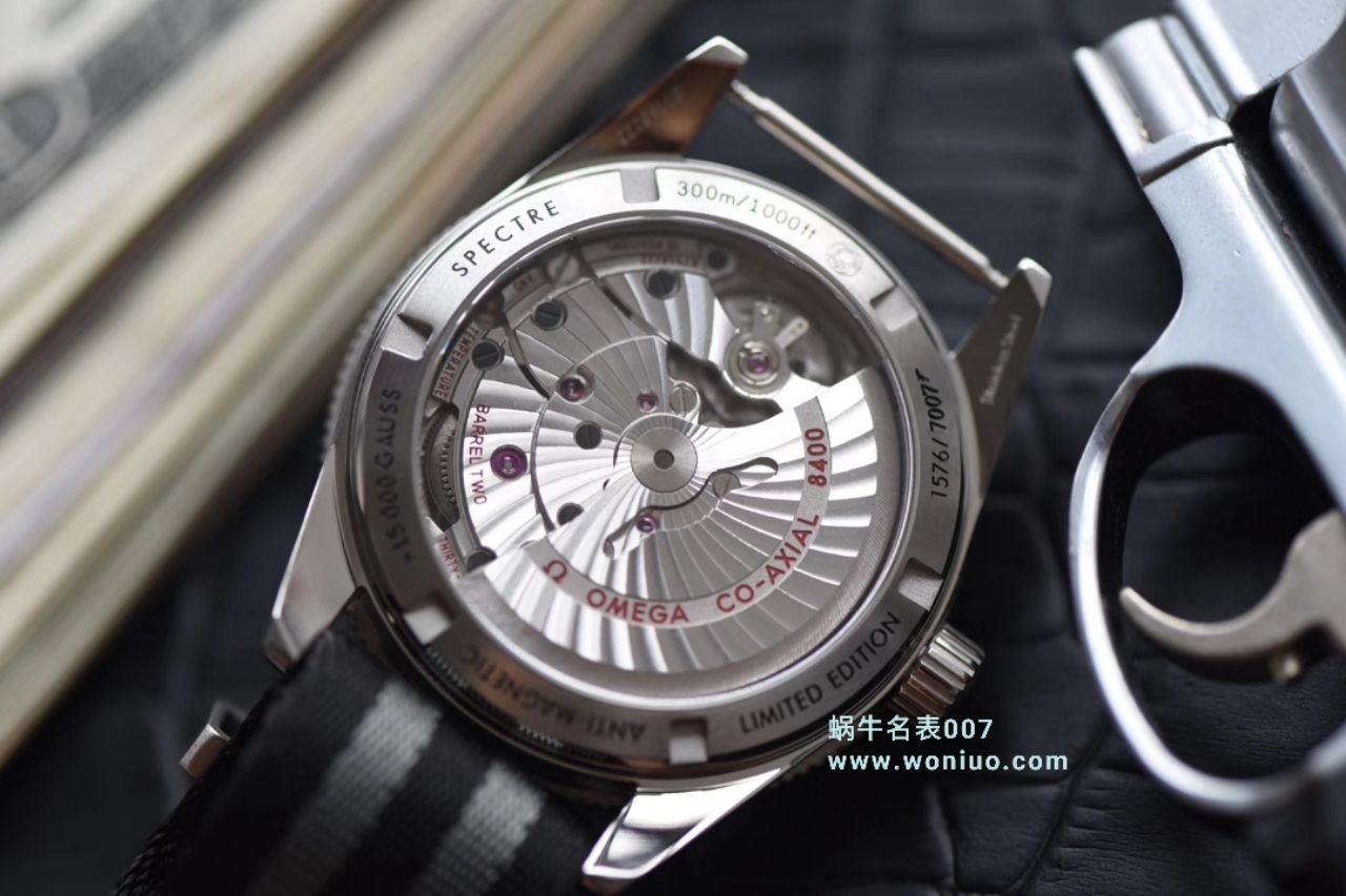  Video analysis VS Factory  top  Replica OMEGAOMEGA  Seamaster 300米233.32.41.21.01.001幽灵党 007限量版 wrist watches  / M011VS