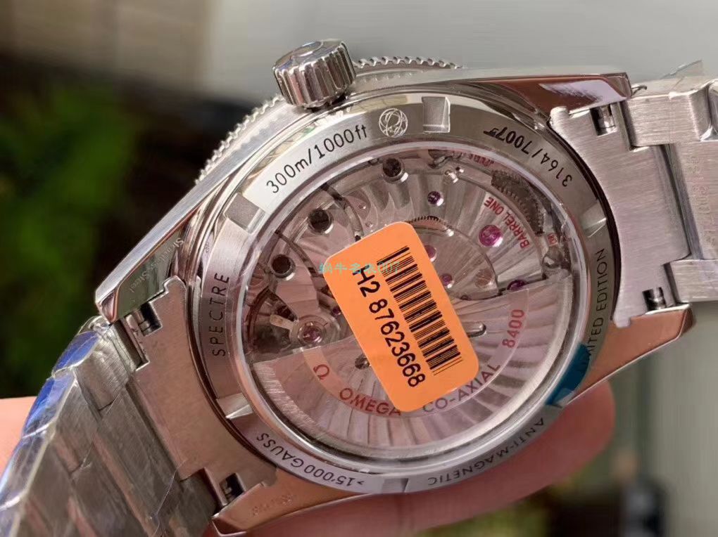 VS Factory  top  Replica Copy OMEGA幽灵党007限量版V2版本 Seamaster 300米233.32.41.21.01.001，233.30.41.21.01.001 / M679
