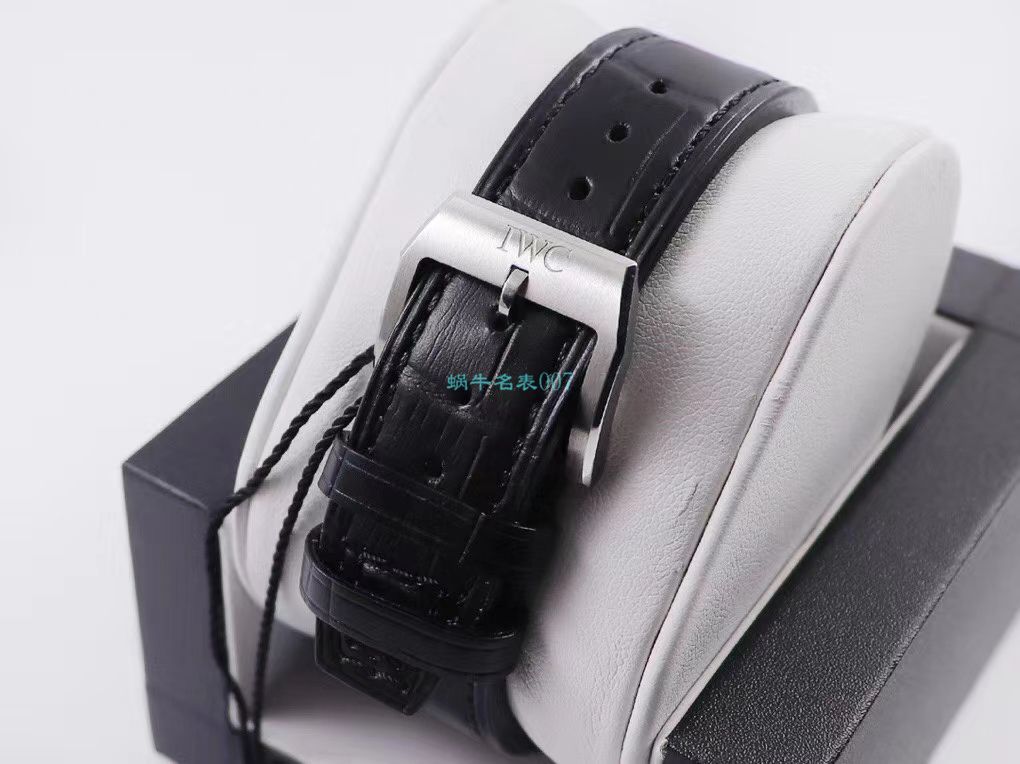 ZF Factory  Replica Copy  Watches  IWC 飞行员IW377725，IW377726，IW377713 wrist watches  / WG522