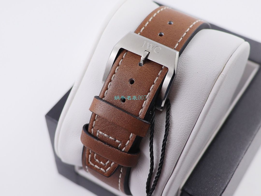 ZF Factory  Replica Copy  Watches  IWC 飞行员IW377725，IW377726，IW377713 wrist watches  / WG522