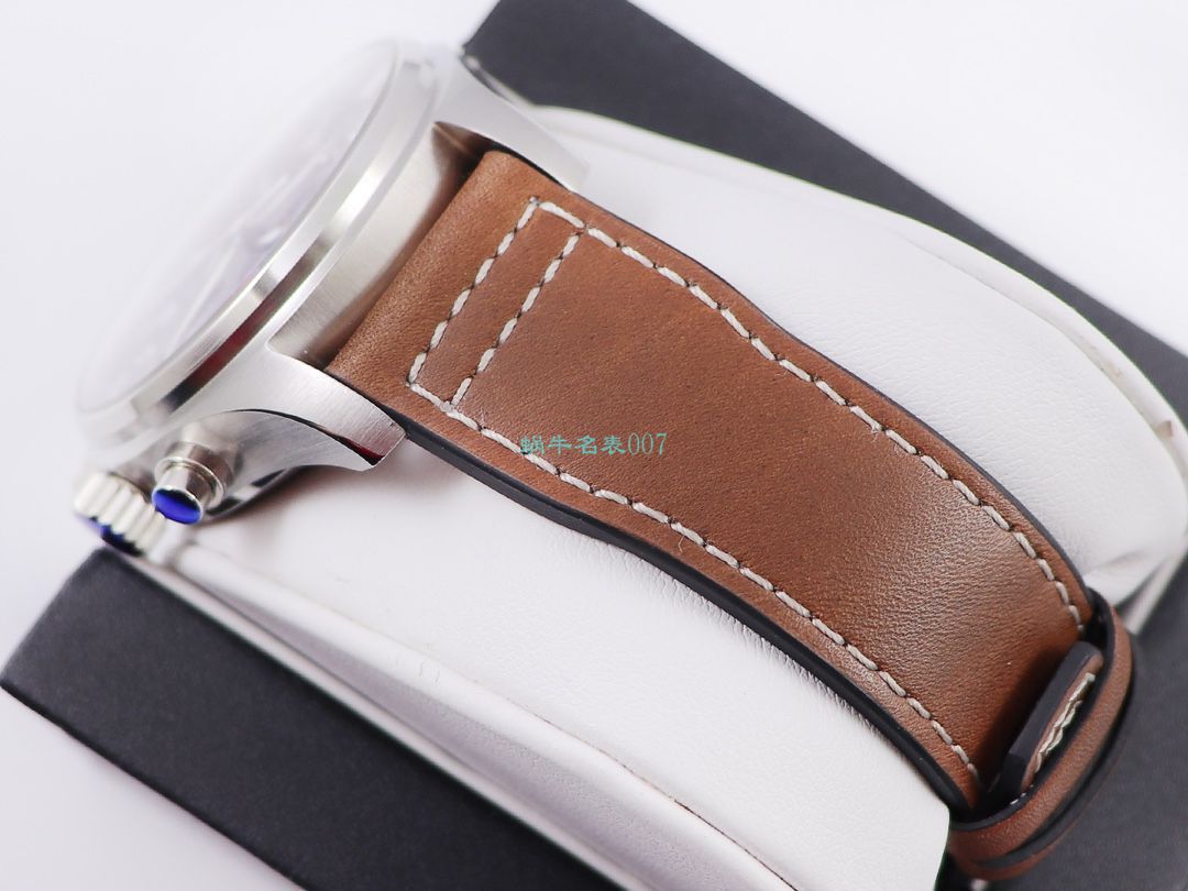 ZF Factory  Replica Copy  Watches  IWC 飞行员IW377725，IW377726，IW377713 wrist watches  / WG522