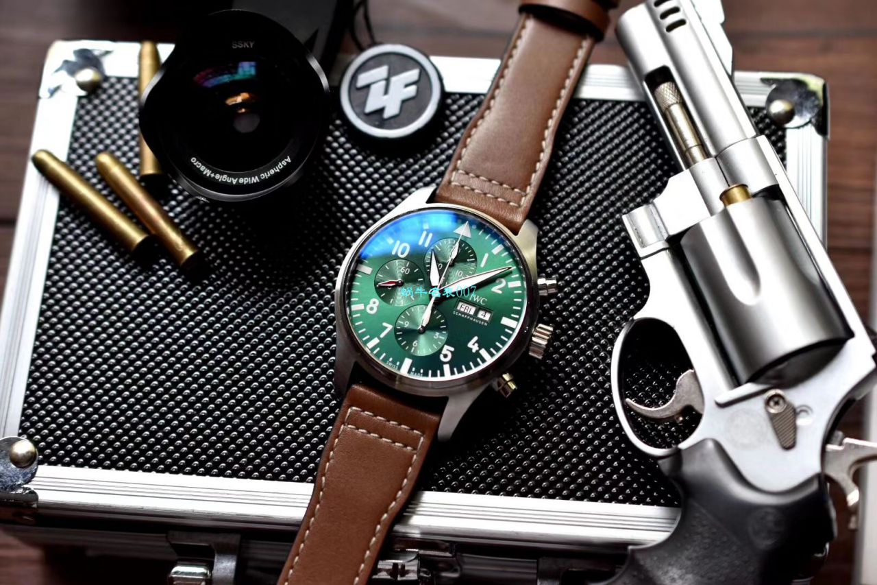 ZF Factory  Replica Copy  Watches  IWC 飞行员IW377725，IW377726，IW377713 wrist watches  / WG522