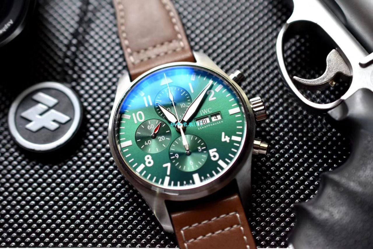 ZF Factory  Replica Copy  Watches  IWC 飞行员IW377725，IW377726，IW377713 wrist watches  / WG522