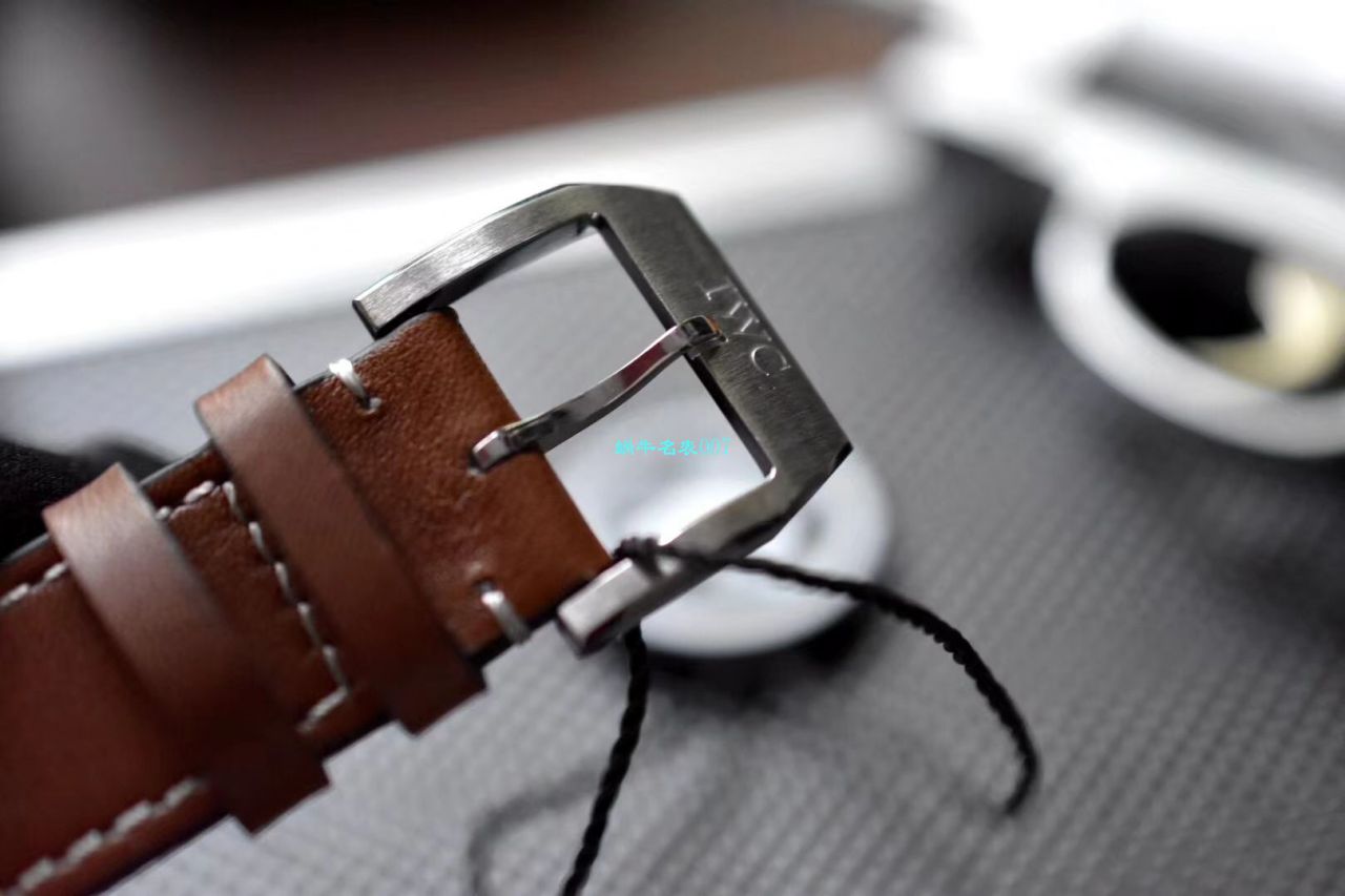 ZF Factory  Replica Copy  Watches  IWC 飞行员IW377725，IW377726，IW377713 wrist watches  / WG522
