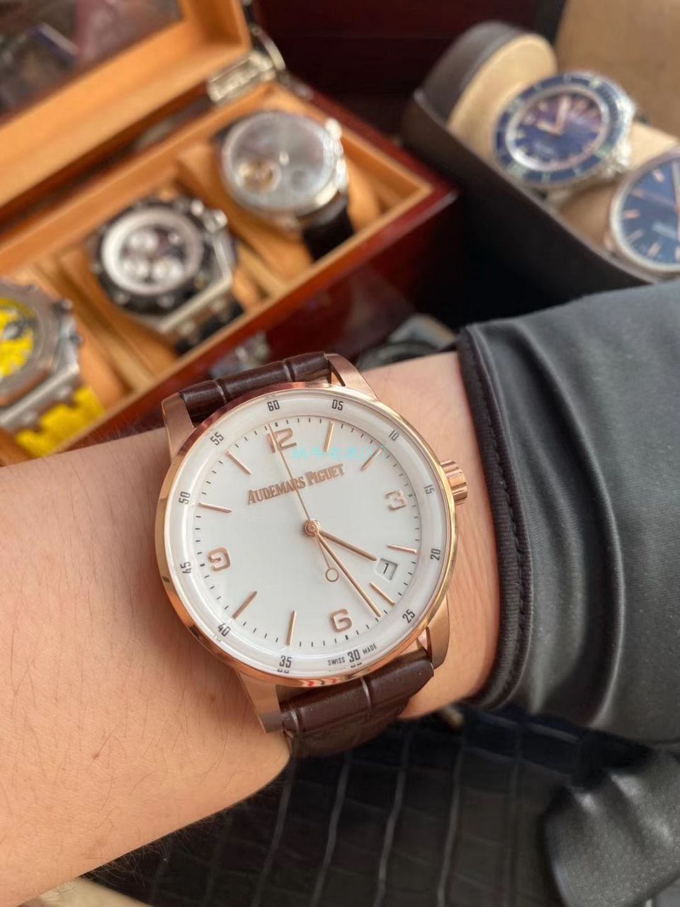 TNK Factory Audemars Piguet  Copy  Watches CODE 11.59系列 Replica 15210OR.OO.A099CR.01 wrist watches  / AP201