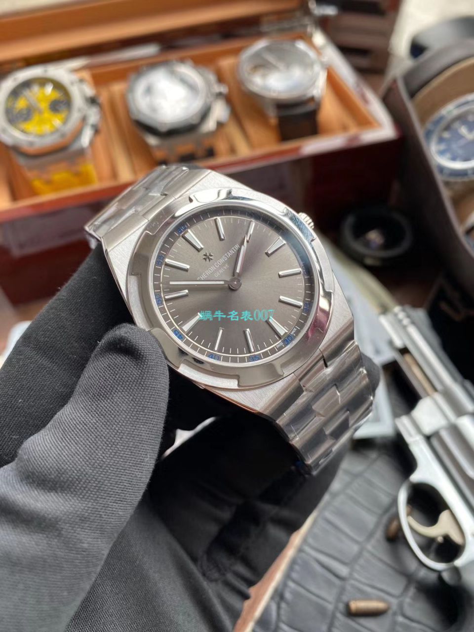 XF Factory 新品预告， top  Replica Copy Vacheron Constantin   Overseas 系列2000V/120G-B122 wrist watches  / JJ223