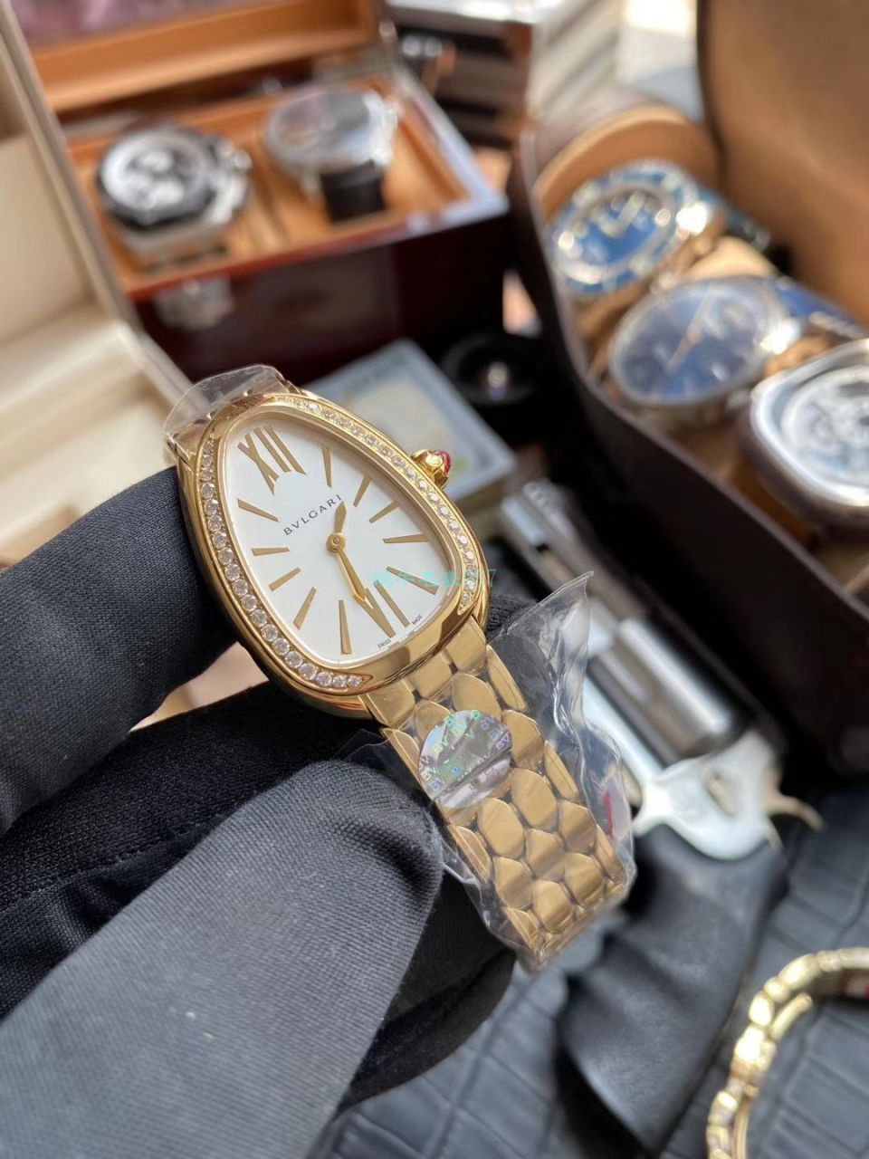 BV Factory 官网 Replica Copy  BVLGARI 蛇形女表SERPENTI系列103145，103274，103144，103277 wrist watches  / BG038