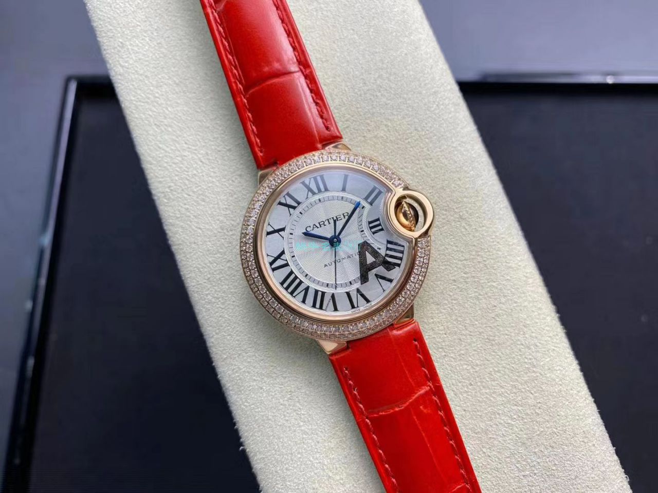 V6 Factory V7版本 Replica Copy  Cartier  蓝气球33MM女表WE902066 wrist watches  / K292