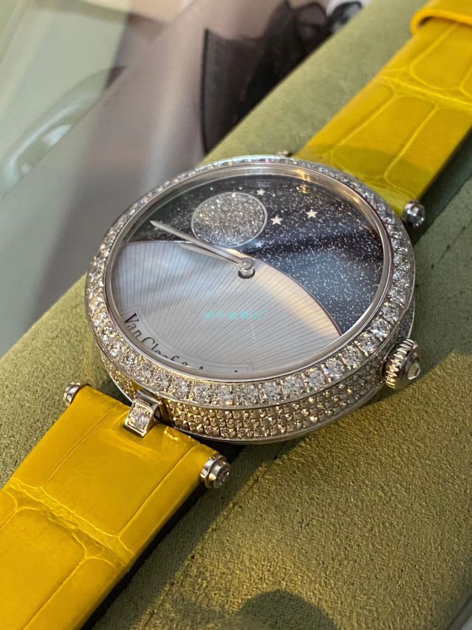 V&A Factory  High quality  Replica 女士 Watches 梵克雅宝诗意复杂功能系列VCARN25800 wrist watches  / VA10