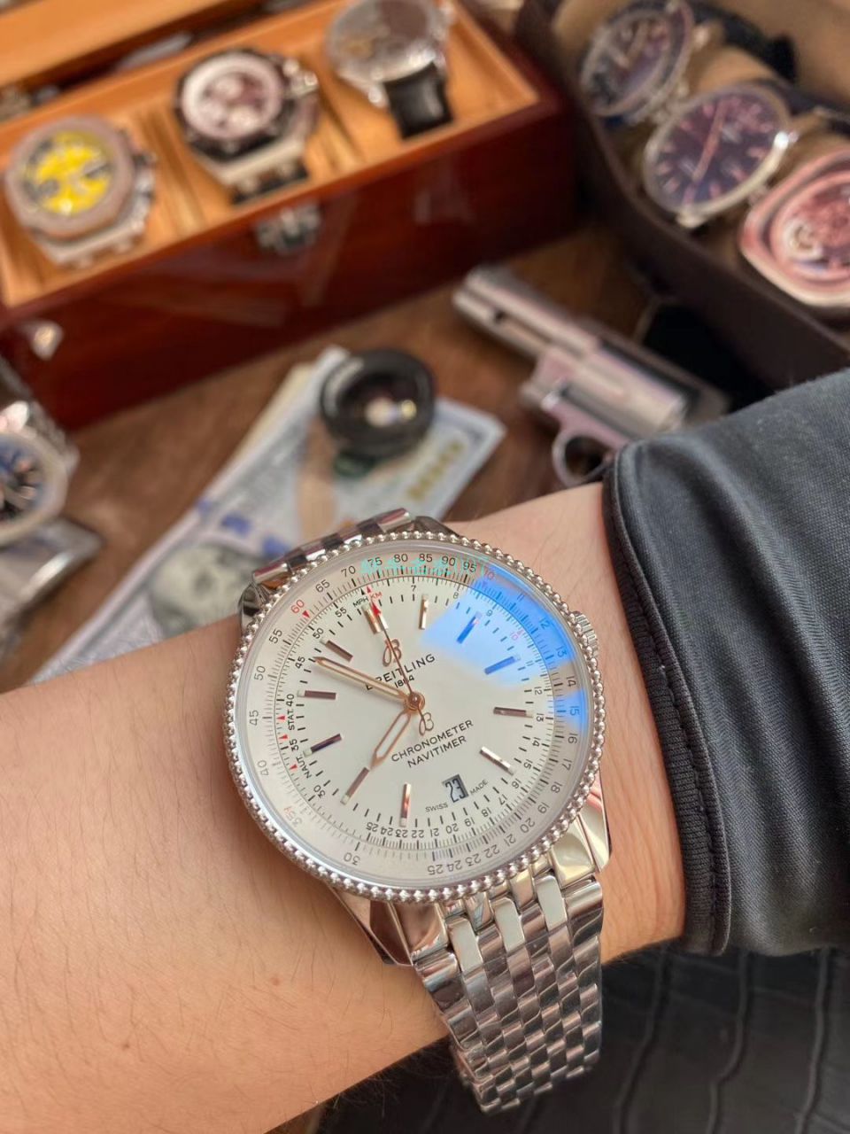 V7 Factory  top  Replica Copy  Watches  Breitling 航空计时1系列A17326211B1A1 wrist watches  / BL185