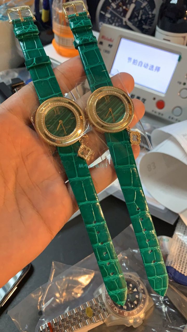 梵克雅宝 Replica CHARMS系列VCARO8NR00女士石英 wrist watches  / VCA01