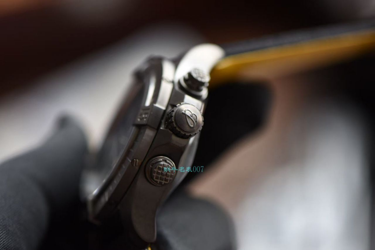 OX Factory  High quality  Replica  Breitling  Watches 复仇者系列V13317101B1X2 wrist watches  / BL191