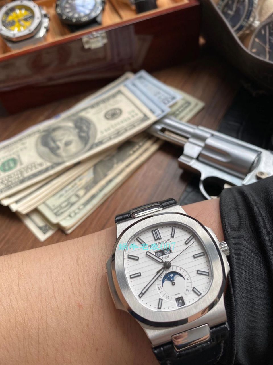 GR Factory 最新 PATEK PHILIPPE Nautilus Nautilus 年历碗表 top  Replica Copy 5726系列V2版本（升级真月相） / BD330jpg