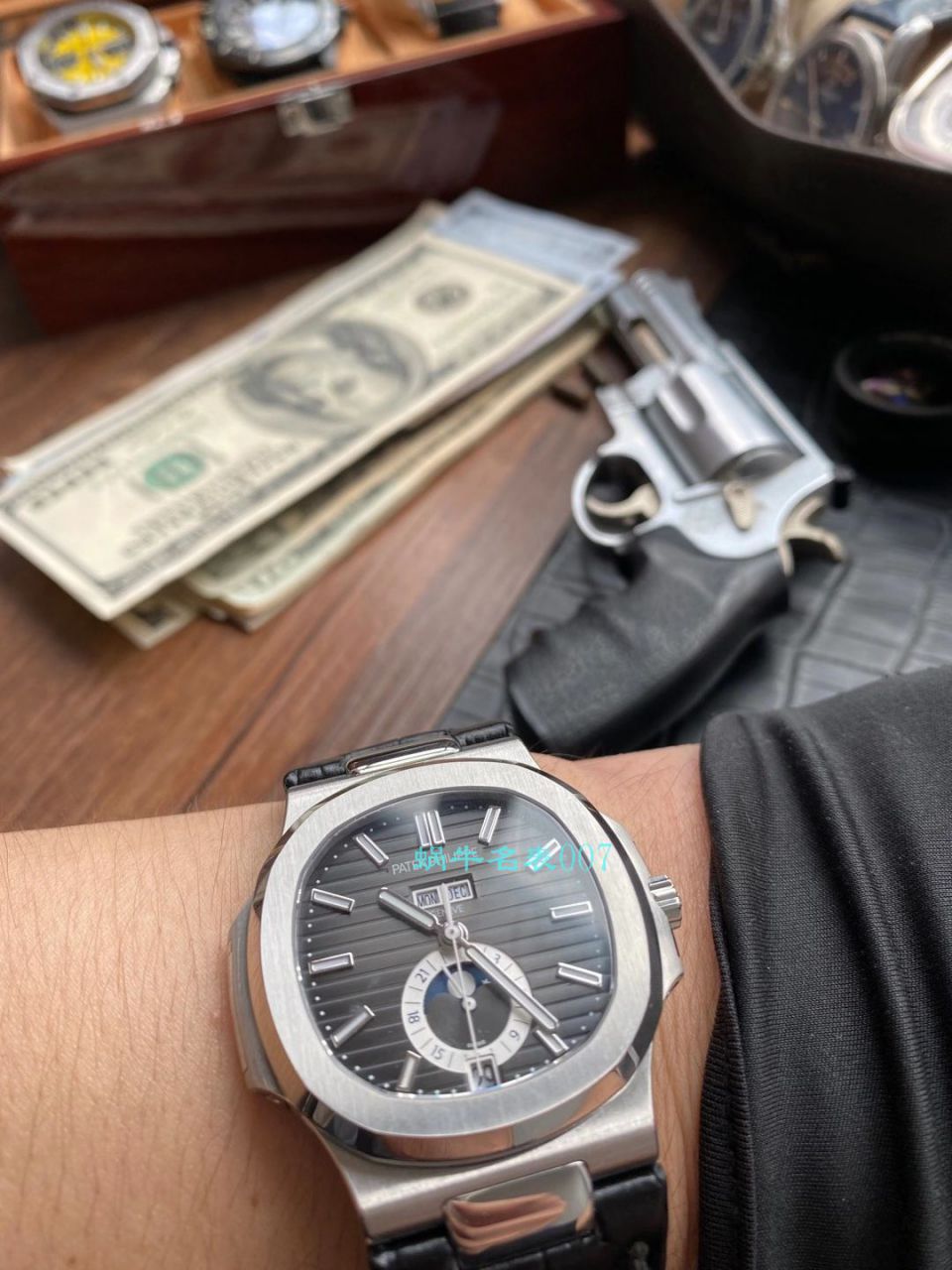 GR Factory 最新 PATEK PHILIPPE Nautilus Nautilus 年历碗表 top  Replica Copy 5726系列V2版本（升级真月相） / BD330jpg