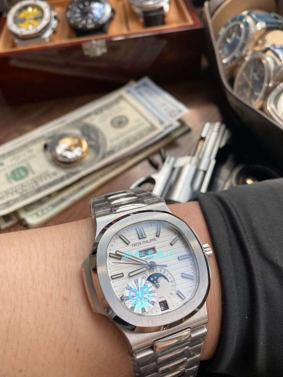 GR Factory 最新 PATEK PHILIPPE Nautilus Nautilus 年历碗表 top  Replica Copy 5726系列V2版本（升级真月相） / BD330jpg