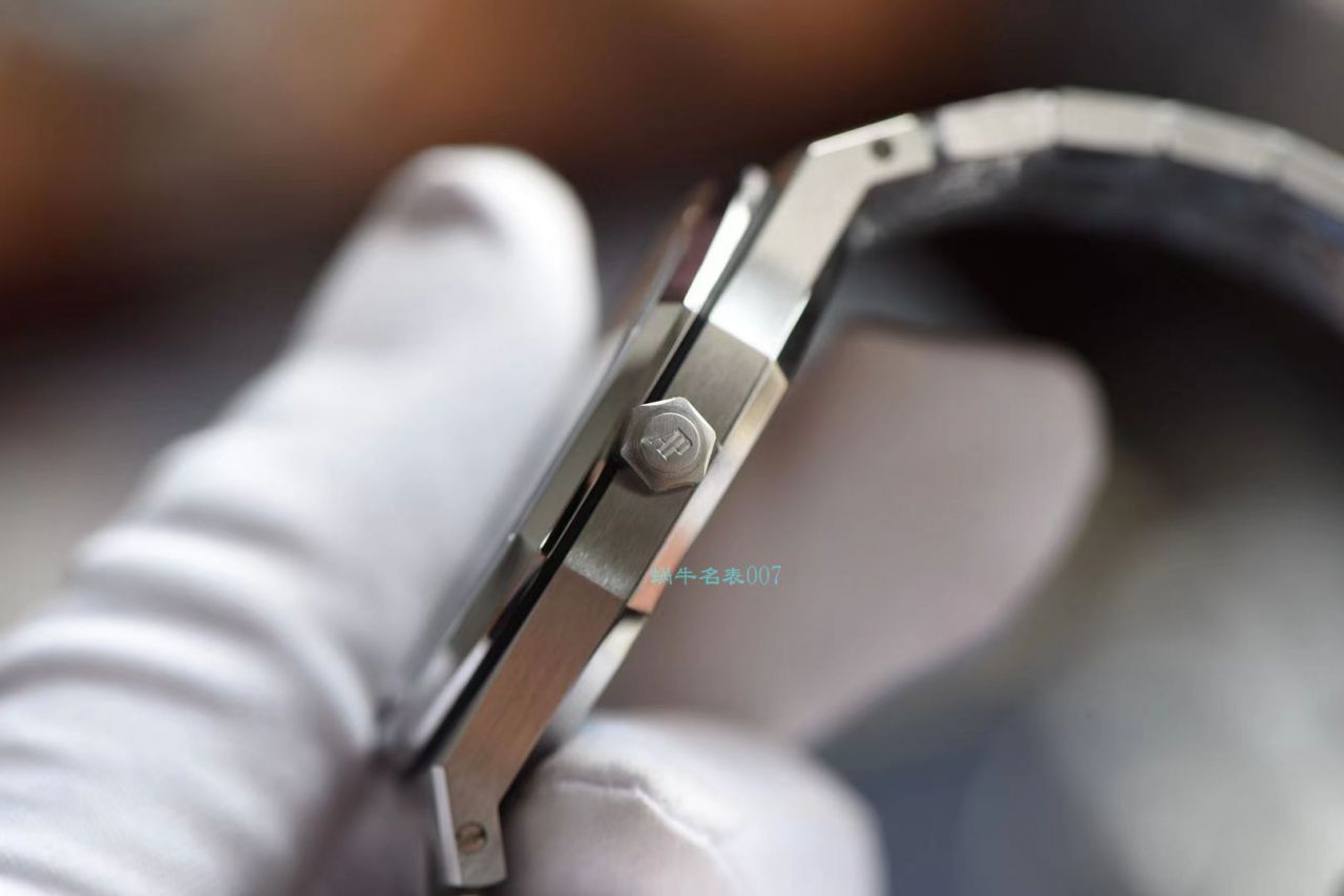 XF Factory  High quality  Replica APAudemars Piguet  Watches 皇家橡树15202IP.OO.1240IP.01超薄烟熏蓝 copy customized 限量版 / AP210