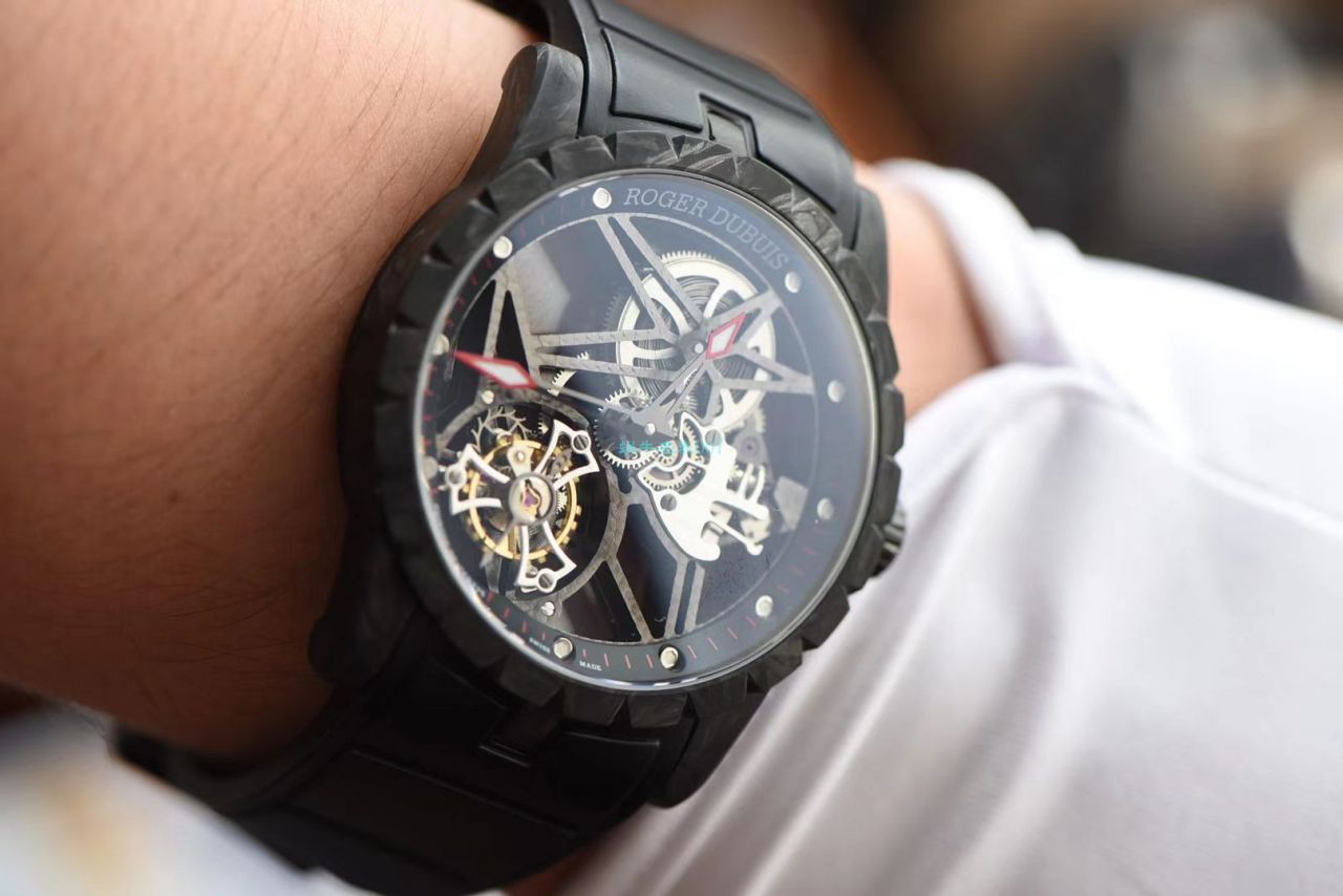 BBR Factory 罗杰杜彼Roger Dubuis王者系列 carbon fiber  Tourbillon  top  Replica Copy  Watches DBEX0577 wrist watches  / LJ092